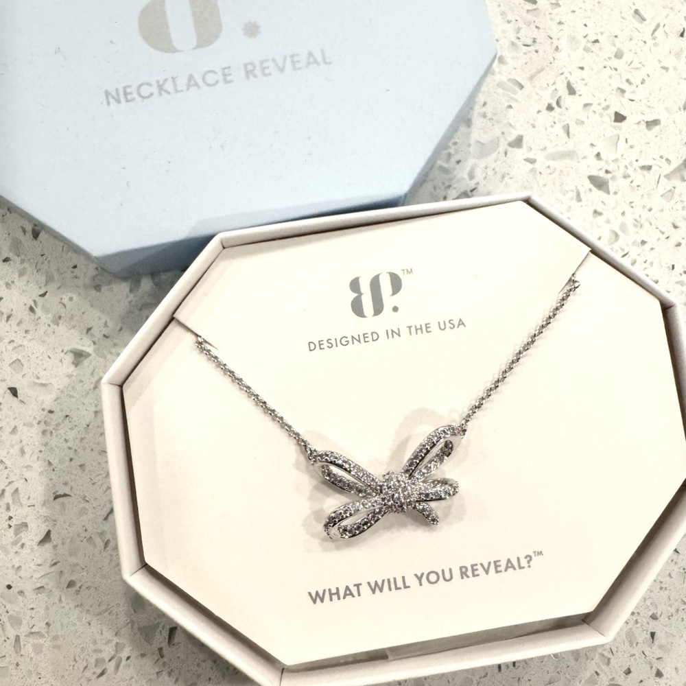 Bow OG Necklace - Loops Between Wishes - Silver Rhodium - Bomb Party